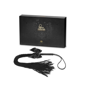 Батіг Bijoux Indiscrets - Lilly - Fringe whip прикрашений шнуром і бантиком, в подарунковій упаковці – купити