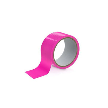 Скотч для бондажа Fetish Tentation Fuchsia (15м), не липне до шкіри і волосків, тільки сам до себе – купити
