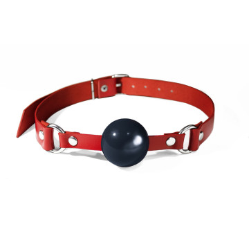 Кляп силіконовий Feral Feelings Silicon Ball Gag Red/Black, червоний ремінець, чорна кулька – купити